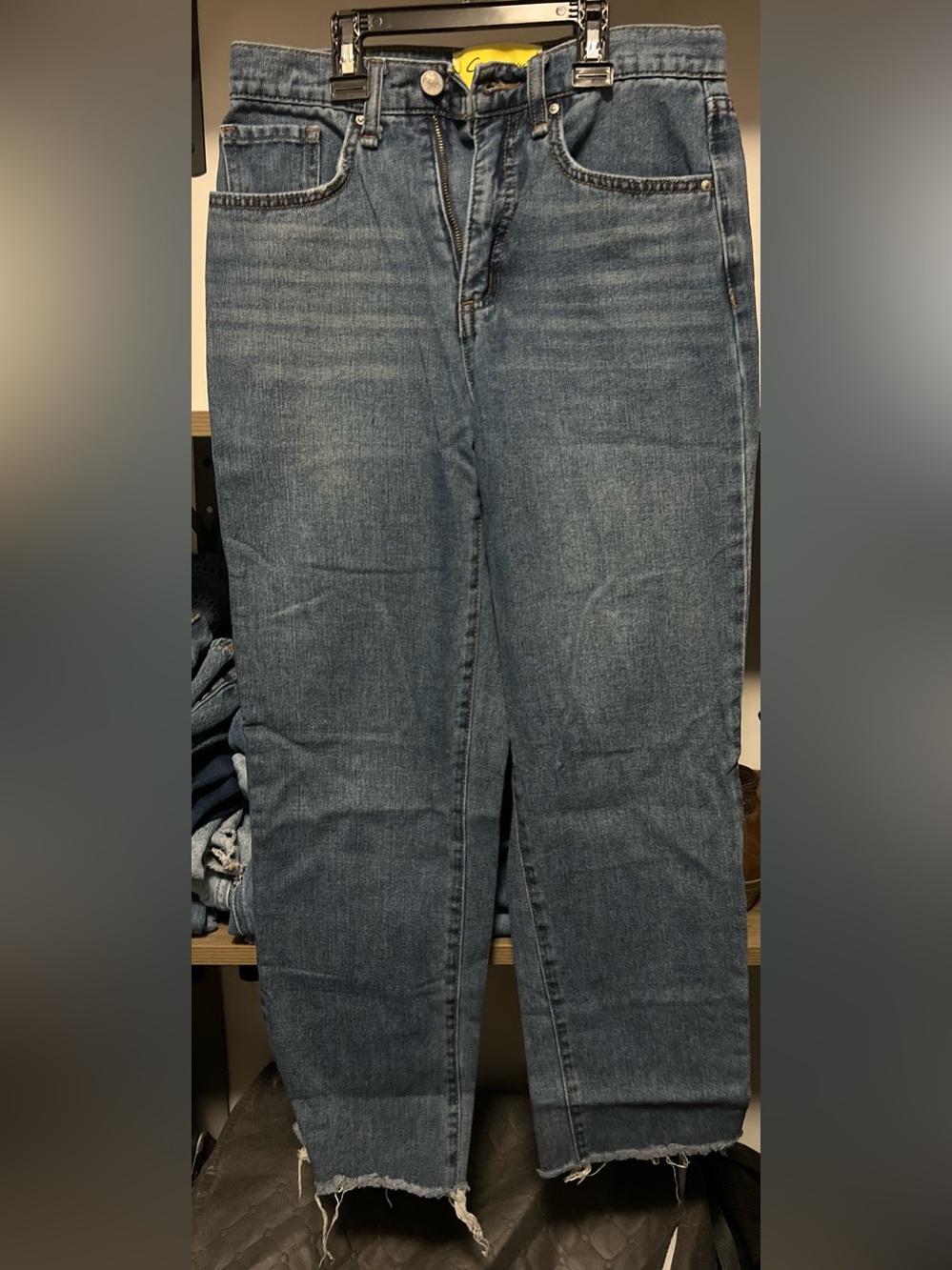 Women’s Ankle-Length Straight Jeans in Medium Blue